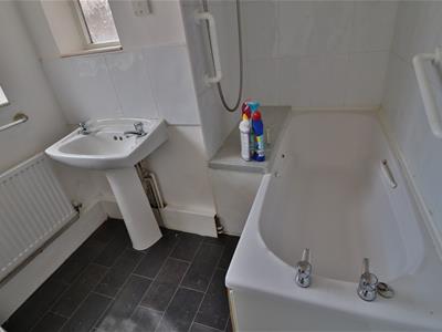 BATHROOM/W.C